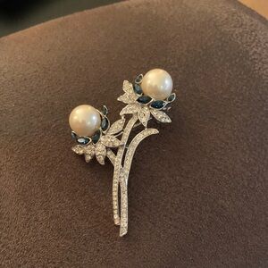 Sophisticated Pearl and Crystal Floral Brooch